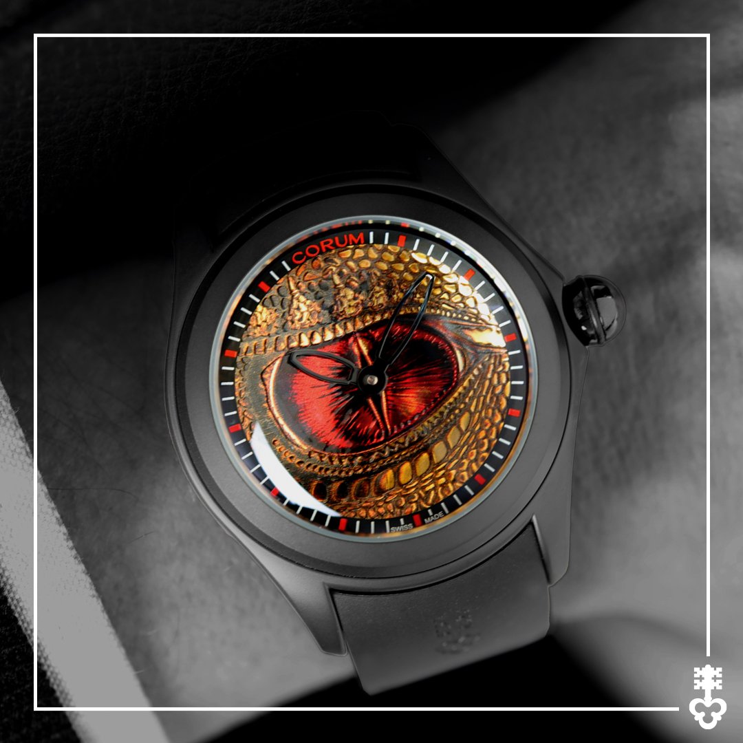 An exceptional piece that distinguishes itself through its attention to detail. Each dragon eye is meticulously crafted and delicately coloured by hand, revealing the brilliance of the creation.

Limited edition of 88 pieces.

(Ref. L082/04508)