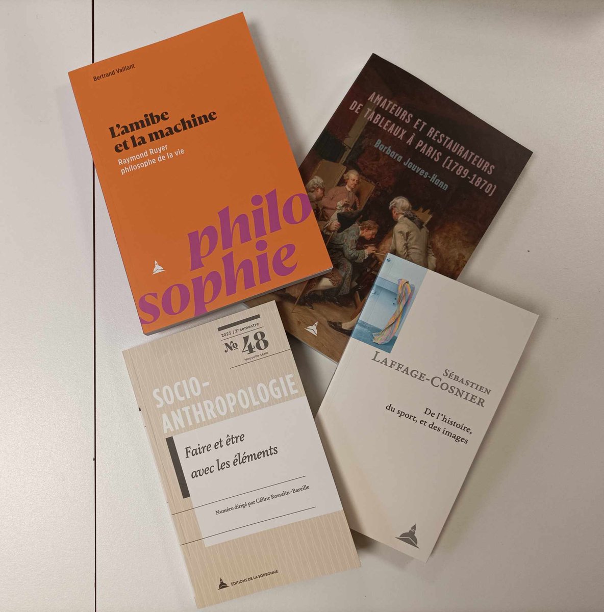 [NOUVEAUTÉS]

📚Philosophie, histoire de l'art, ego-histoire et un numéro de revue : ce sont nos quatre sorties du jour, disponibles dès à présent sur notre site internet, dans toutes les librairies et même, pour certaines, déjà ou prochainement en ligne <a href="/OpenEditionActu/">OpenEdition</a> !