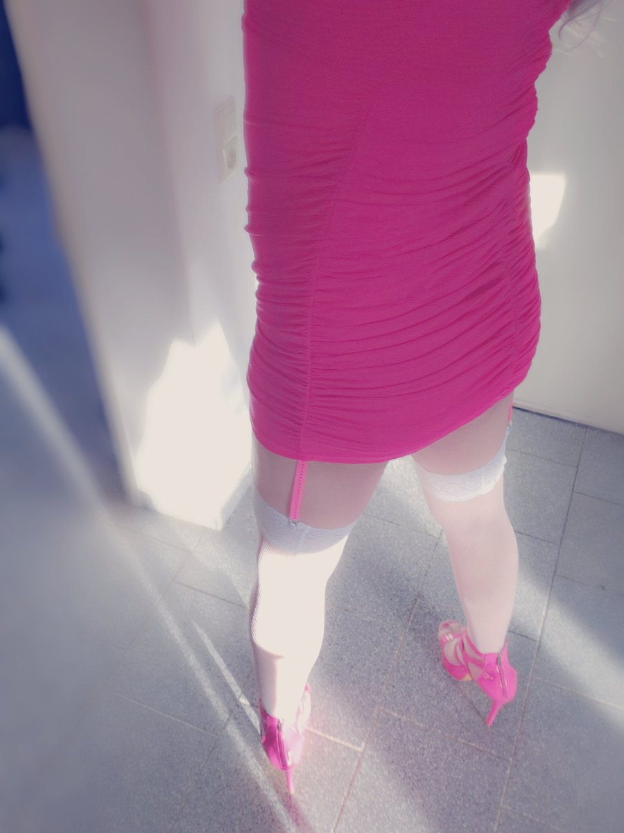 sklaventattoo's tweet photo. Meine neuen Pinken Heels sind gekommen 😍😍. War aber leider auch heute etwas frech zur Herrin und wurde bestraft. Möchtet ihr es sehen wie? 🫣 #sissy4life #chastity #stockingholder #permanentchastity #highheeledshoes #sissy https://t.co/hui2tQ3CNU
