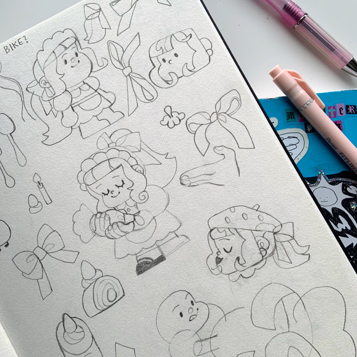 Just posted a sketchbook dump video on Patreon✨
There's also already some Funguary stuff in there👀
https://t.co/8W7kru3dTG