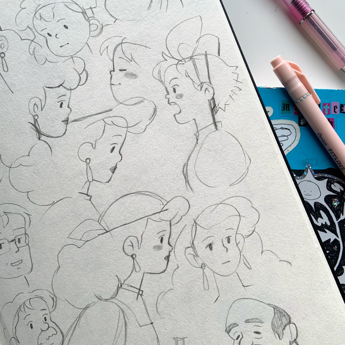 Just posted a sketchbook dump video on Patreon✨
There's also already some Funguary stuff in there👀
https://t.co/8W7kru3dTG