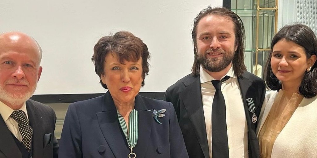 Honored to have been awarded the Chevalier des Arts et des Lettres from Minister Roselyne Bachelot at the premiere of a film by Christian Dumais-Lvowski and Denis Sneguirev titled “Daniil Trifonov - Grâce à la musique” set for first broadcast on Feb 18 at 18:45 CET on @ARTEfr