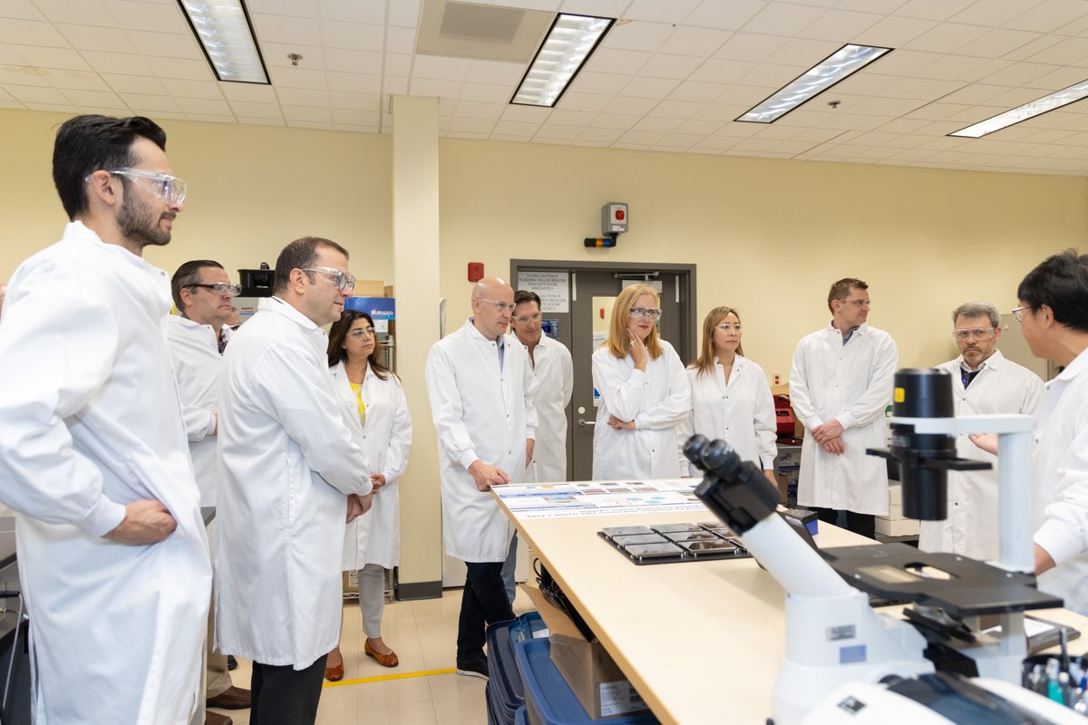AmgenCanadaGM's tweet photo. Amgen BC lab expansion caps off a $27 million investment, increasing our capacity to discover &amp; develop pioneering medical treatments &amp; accelerate delivery of therapeutics to patients suffering from serious illness.  #LifeScienceStrategy #LifeSciences
https://t.co/1frhsl8svz https://t.co/E1Q8zkVB3J
