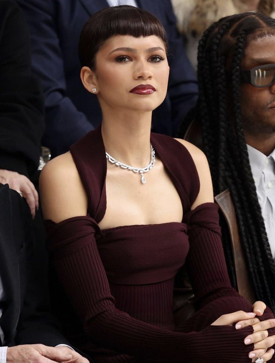 postszendaya's tweet image. zendaya’s face card… absolutely