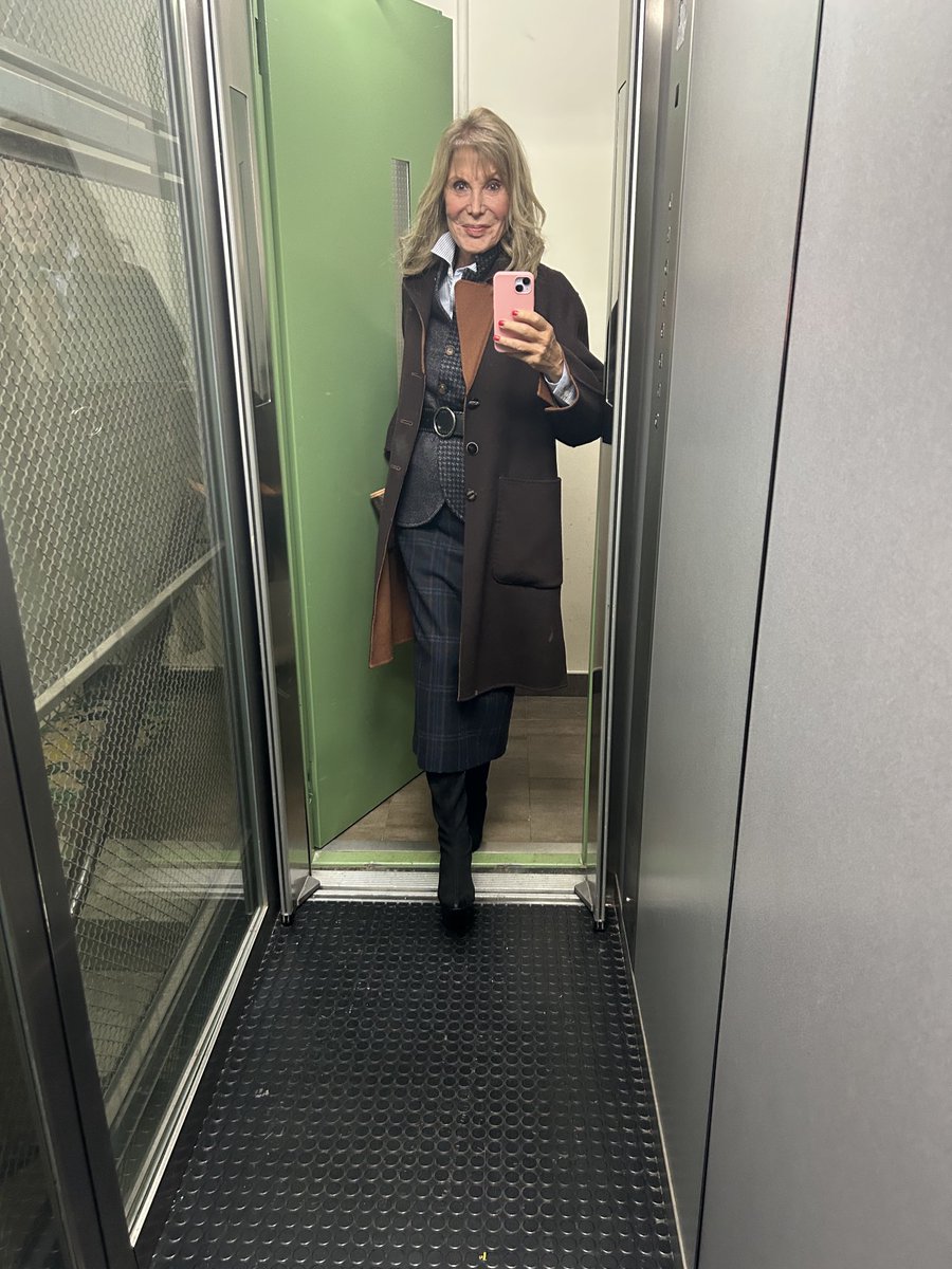 Pilar Eyre tweet media