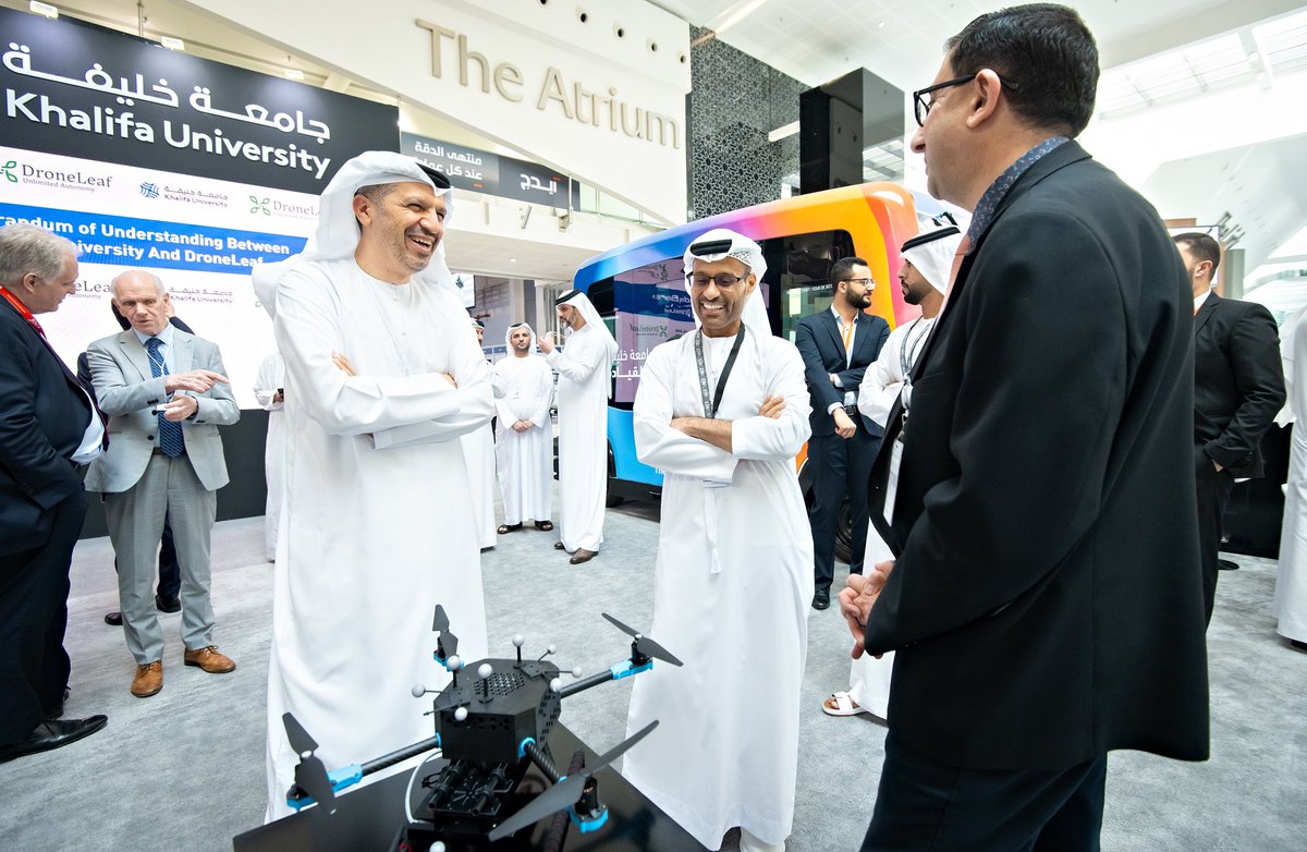 KhalifaUni's tweet image. On the third and final day of the #UMEX and #SimTEX 2024, #KhalifaUniversity received His Excellency Dr. Mohamed Al Kuwaiti, Head of Cybersecurity, UAE Government, at its stand. His Excellency Al Kuwaiti was keen to learn about the students' research and innovations in the fields