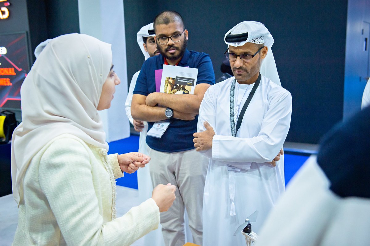 KhalifaUni's tweet image. On the third and final day of the #UMEX and #SimTEX 2024, #KhalifaUniversity received His Excellency Dr. Mohamed Al Kuwaiti, Head of Cybersecurity, UAE Government, at its stand. His Excellency Al Kuwaiti was keen to learn about the students' research and innovations in the fields