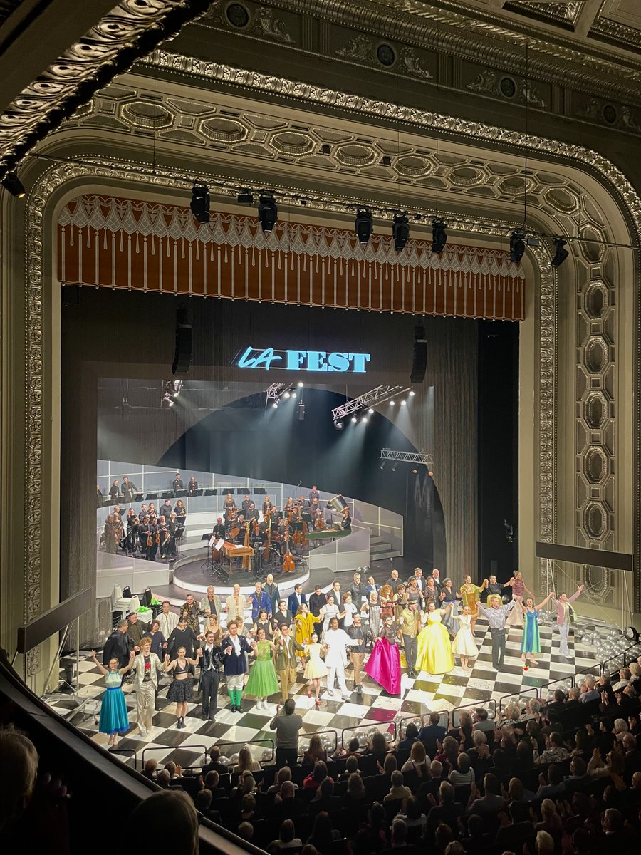 oper_stuttgart's tweet photo. Auf Wiedersehen „La Fest“! Das war die letzte Vorstellung dieses besonderen Abends von und mit #ericgauthier in dieser Saison – wir freuen uns schon auf die Partys in der nächsten Spielzeit! #StgtLaFest https://t.co/hjOR5DCixS