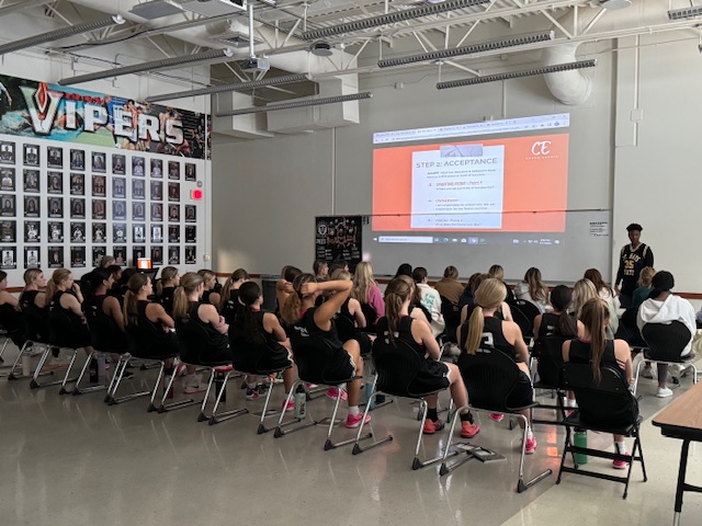 IamCoachE's tweet image. Just had my first 2024 speaking event mentoring Vandegrift Women's b-ball &amp;amp; volleyball teams. Loved the Q&amp;amp;A - connecting with athletes is my passion! #Mentoring #AthleteSuccess #Blessed 🏐🏀🎤💪🌟