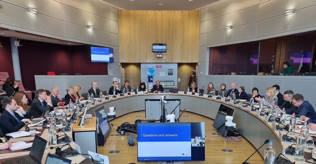 Chaired the first meeting with #Ukraine on the next steps in the process following the historic decision by #EUCO to open accession negotiations.

Good to hear from <a href="/StefanishynaO/">Olga Stefanishyna</a> about Ukraine’s preparations. Looking forward to cooperating closely with her and her team.  🇪🇺🇺🇦