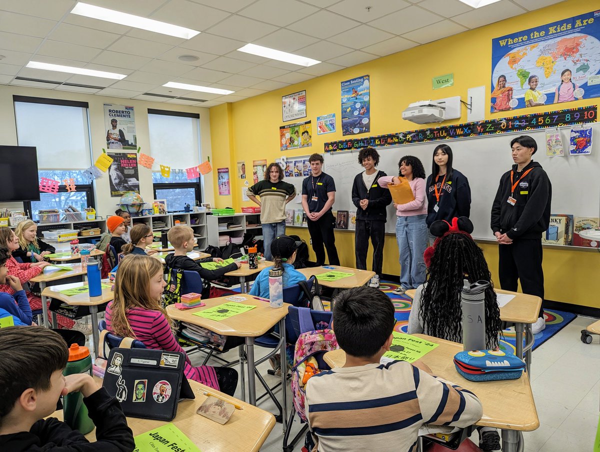 This week we enjoyed a visit from the <a href="/oprfhshuskies/">Oak Park and River Forest High School</a> Japanese Club 🇯🇵 They taught us a little bit about Japanese culture and showed us how to make some simple origami! #LongfellowBears #WeAreD97