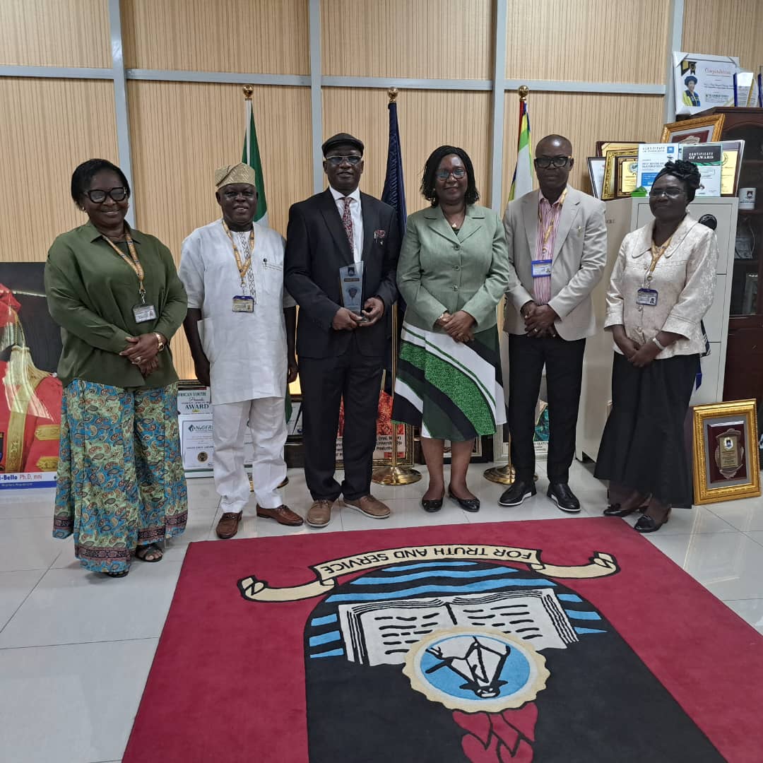 LASUOfficial's tweet photo. VC PRESENTS APPRECIATION PLAQUE TO FORMER MEMBERS OF MANAGEMENT*

The Vice Chancellor, Prof. Ibiyemi Olatunji-Bello, mni, NPOM, on Wednesday, 24th January 2024, presented plaques to two former members of the University Management - former DVC, Academic, Prof. Wahab Elias https://t.co/YTYtJl4lsI