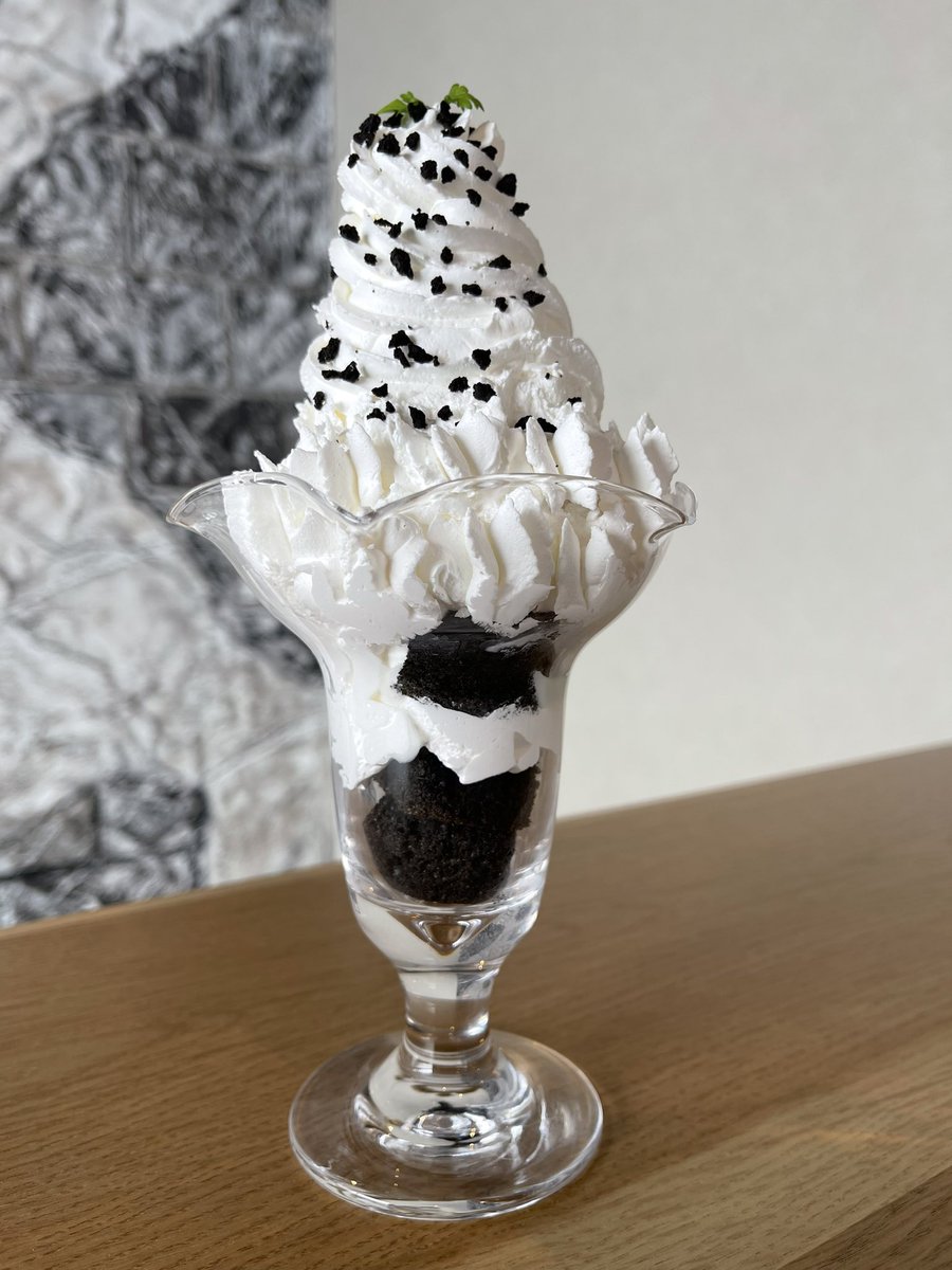 RyosukeOgoshi's tweet photo. 文苑GUGU MILK BARにてロングラン撮影〜。ソフトクリームやたくさんのスイーツ、パスタ等の軽食、各種アルコールもありますよ〜🍷 #釧路 https://t.co/BIAy02xera