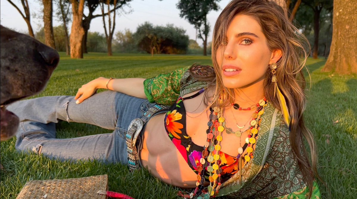 today i made you Daydream 🥰☀️😍

click lnk.to/CaraFrewDaydre… to listen + share your thoughts!

#newmusic #outnow