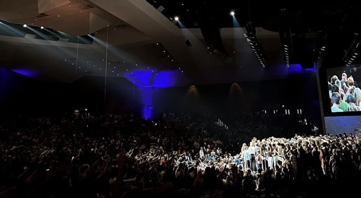 Body still tired, heart full. 

10k people came to a PRAYER MEETING at Lakepointe last night. 

As <a href="/JonTyson/">Jon Tyson</a> has said, "God goes where he's wanted." We want him at Lakepointe...