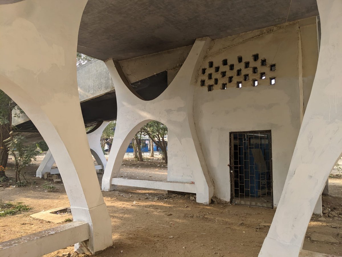 ShahidBlaoch's tweet photo. Oppose the erasure of cultural pride! Bring back Shah Abdul Latif Bhittai's poetry on #UniversityOfKarachi walls. #PreserveOurHeritage #ShameOnKUAdministration https://t.co/jYn4KwtcnC