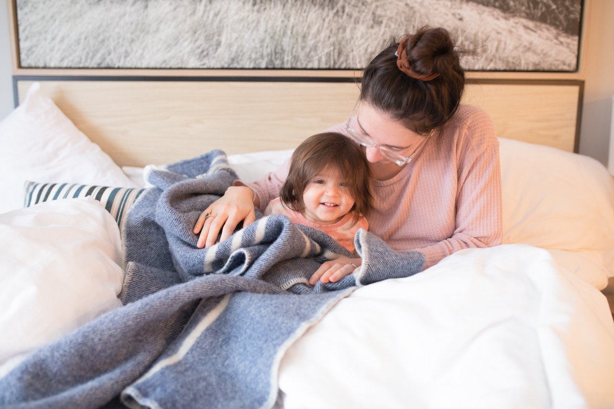 Chilly out there, cozy in here 😌  🛏️

📷 Jessica Millar