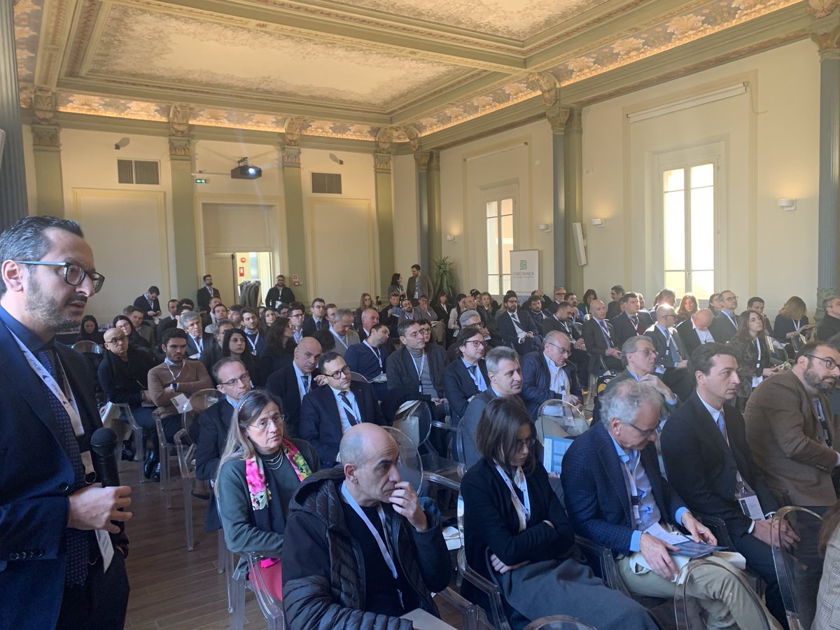 Packed Room on the 1rst meeting of the Italian regenerative liver surgery group in Bologna I GROWtoH today. Thanks to Francesca Ratti and Matteo Serenari for the organization.