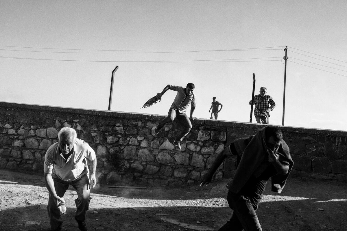 MagnumPhotos's tweet photo. "Olay is my tribute to the people of Turkey who marched for justice"

Emin Özmen's debut book, Olay, is a visual representation of a decade of ceaseless disturbance and tragedy in his native Turkey. 

Read the interview: https://t.co/wQzKm8JOpD

© @eminozmen / Magnum Photos https://t.co/coDK7SUcMx
