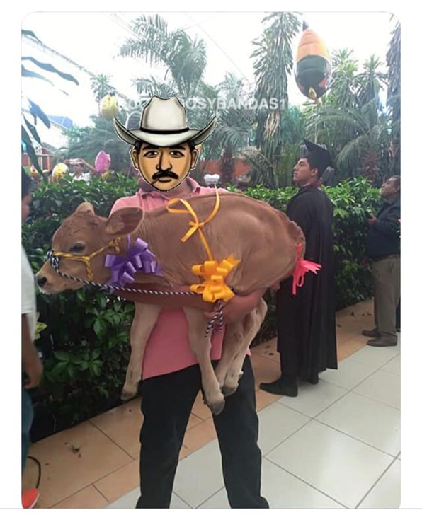 Hoy Nuevo León esta de fiesta raza, cumple años mi diva, mi guerrera, la mera ley del ranchero, mi comadre <a href="/SoyBenvenuttiNL/">Marlene Benvenutti</a>

Que te la pases de lo mejor, Dios te bendiga siempre pero ya por favor abre la puerta para darte tu regalo porque esta bien pesado😫

¡Feliz cumpleaños!🎉