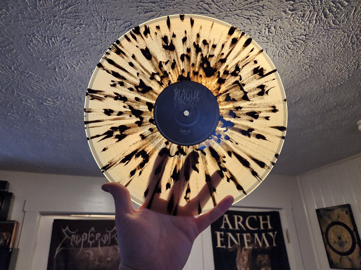 peartnoy's tweet photo. Awesome @themetalheadbox box for this month. Mother Of Graves is one of my favorite bands, awesome to see the shirt this month. Love the Bathory pin and a great Death patch. Awesome looking variants of Plague and Katacomba. #themetalheadbox #motherofgraves #bathory #death #vinyl https://t.co/hmhpxVmUXP
