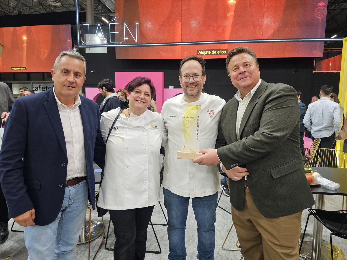 Puerta De Las Villas (@puertalasvillas) on Twitter photo Estar en <a href="/fitur_madrid/">FITUR</a> nos ha dado la oportunidad de asistir a una showcooking protagonizada por Montse, de <a href="/EstacionCantina/">CantinaLaEstacion</a>, y Juan Pablo, de <a href="/lossentidos13/">JUANPA. Los Sentidos</a>, que nos han deleitado con su gran hacer culinario. <a href="/pepegilabertb/">pepegilabertblazquez</a> <a href="/pacoreyesm/">Paco Reyes</a> <a href="/dipujaen/">Diputación de Jaén</a> Estar en <a href="/fitur_madrid/">FITUR</a> nos ha dado la oportunidad de asistir a una showcooking protagonizada por Montse, de <a href="/EstacionCantina/">CantinaLaEstacion</a>, y Juan Pablo, de <a href="/lossentidos13/">JUANPA. Los Sentidos</a>, que nos han deleitado con su gran hacer culinario. <a href="/pepegilabertb/">pepegilabertblazquez</a> <a href="/pacoreyesm/">Paco Reyes</a> <a href="/dipujaen/">Diputación de Jaén</a>