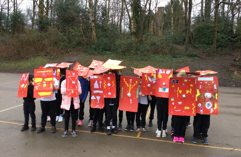 Children in 4K have been designing and making their own Roman shields. They look fantastic and here they are pictured protecting themselves and their friends. #PVDT #PVHistory