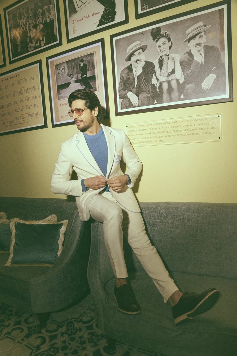 SidMalhotra's tweet photo. Suited up in nostalgia. 🎞️ https://t.co/TtfPQ5U8NG