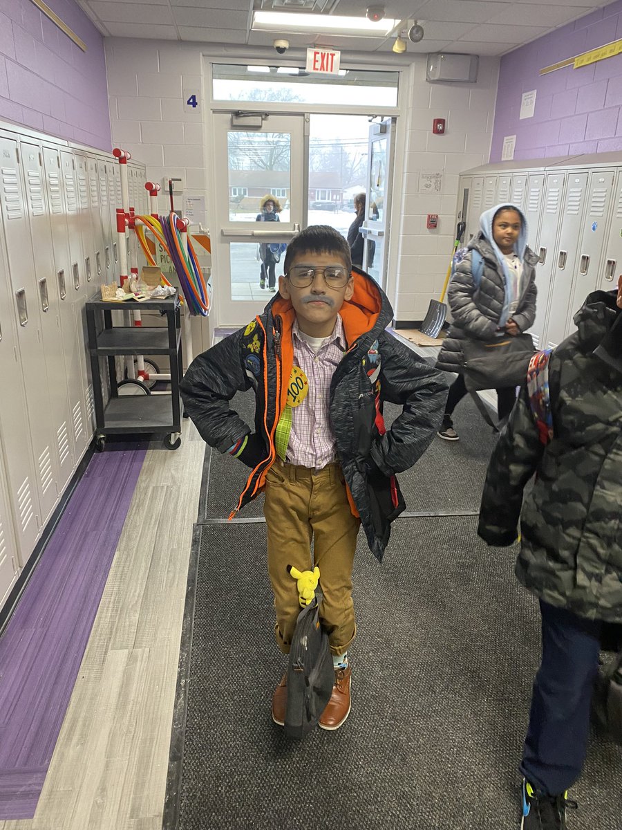 We are 100 days smarter <a href="/EJTobin_School/">Tobin School</a>! @BurbankSD111