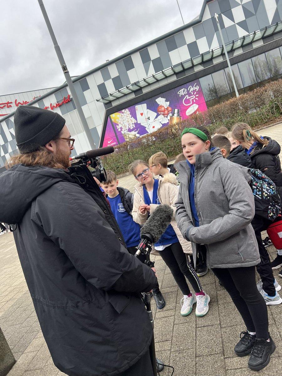 LlangynwydS's tweet photo. IA 2.2 Wellbeing

Our KS2 pupils are thoroughly enjoying practise at @YVconcerts in Birmingham today all the way from Wales 🏴󠁧󠁢󠁷󠁬󠁳󠁿🏴󠁧󠁢󠁷󠁬󠁳󠁿🏴󠁧󠁢󠁷󠁬󠁳󠁿 What an incredible experience for our pupils 🎵🎤🎶 Diolch yn fawr @YVconcerts @RW_Genting https://t.co/C5ciy0QIlu