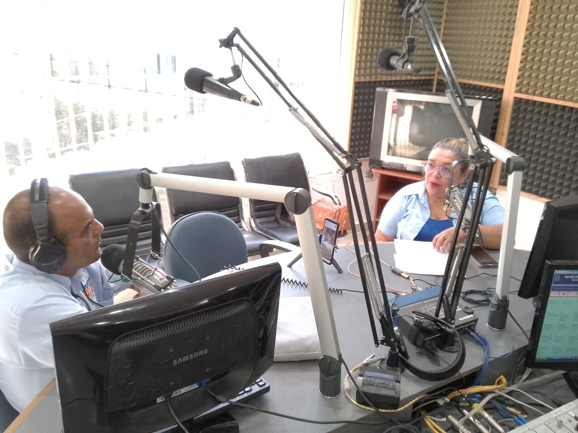 Inces_Guarico2's tweet photo. #25Ene | Gerente del Inces en el estado Guárico @ariselamedina, asistió al programa Punto de Encuentro por la emisora OYES 89.7fm, donde hizo el llamado a las empresas a realizar la "Encuesta nacional de necesidades formativas de industria y comercio". #DiálogoYDiplomacia https://t.co/DvcfGE8TsG
