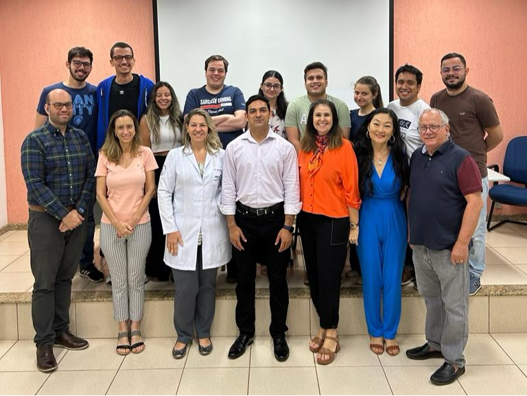 Dr. Afsar Naqvi, recently visited Faculdade de Odontologia de Araçatuba-UNESP, Brazil. He aimed to establish new research collaborations, provide instruction to students on aspects of periodontal disease immunology and virology, and gain insights into ongoing research.