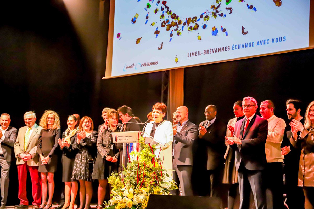 Nous étions plus de 600 personnes hier soir. Cette cérémonie fût l’occasion pour moi, et mon équipe municipale, de retracer les actions que nous avons menées en 2023, mais également de se projeter sur les projets à venir pour cette nouvelle année 2024.