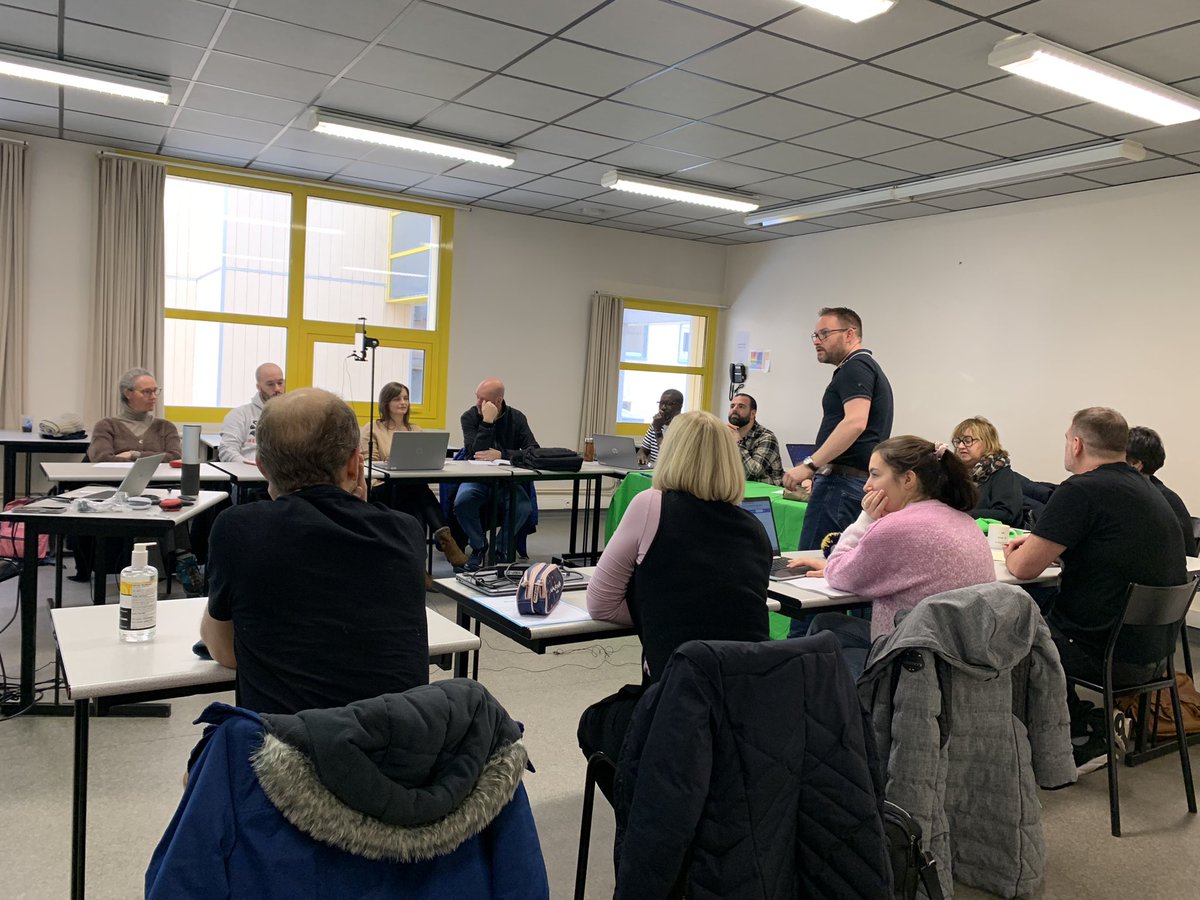 SPM : forte participation des profs et PE aux ateliers organisés par la DRANE normande pour accompagner les usages du numérique. AppsEdu Nuage, PodEdu, CodiMD, réalité virtuelle et 3D , robotique/codage, Capytale, imprimante 3D, WebTV, WebRadio.
<a href="/ac_normandie/">Académie de Normandie</a> <a href="/DraneNormandie/">DRANE Normandie</a>