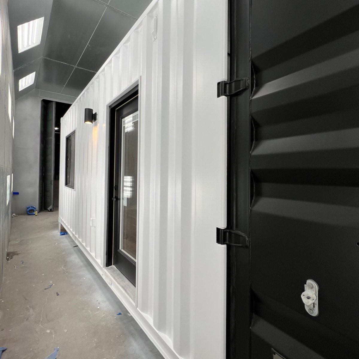 What comes to mind when you think #shippingcontainer? 
✅ Beautiful Design
✅ Long-lasting
✅ Eco-Friendly
✅ Accessory Dwelling Unit (ADU) 

Yes, we do that!
#Chicagobuilder #Sustainablebuild #Builtforyourpurpose