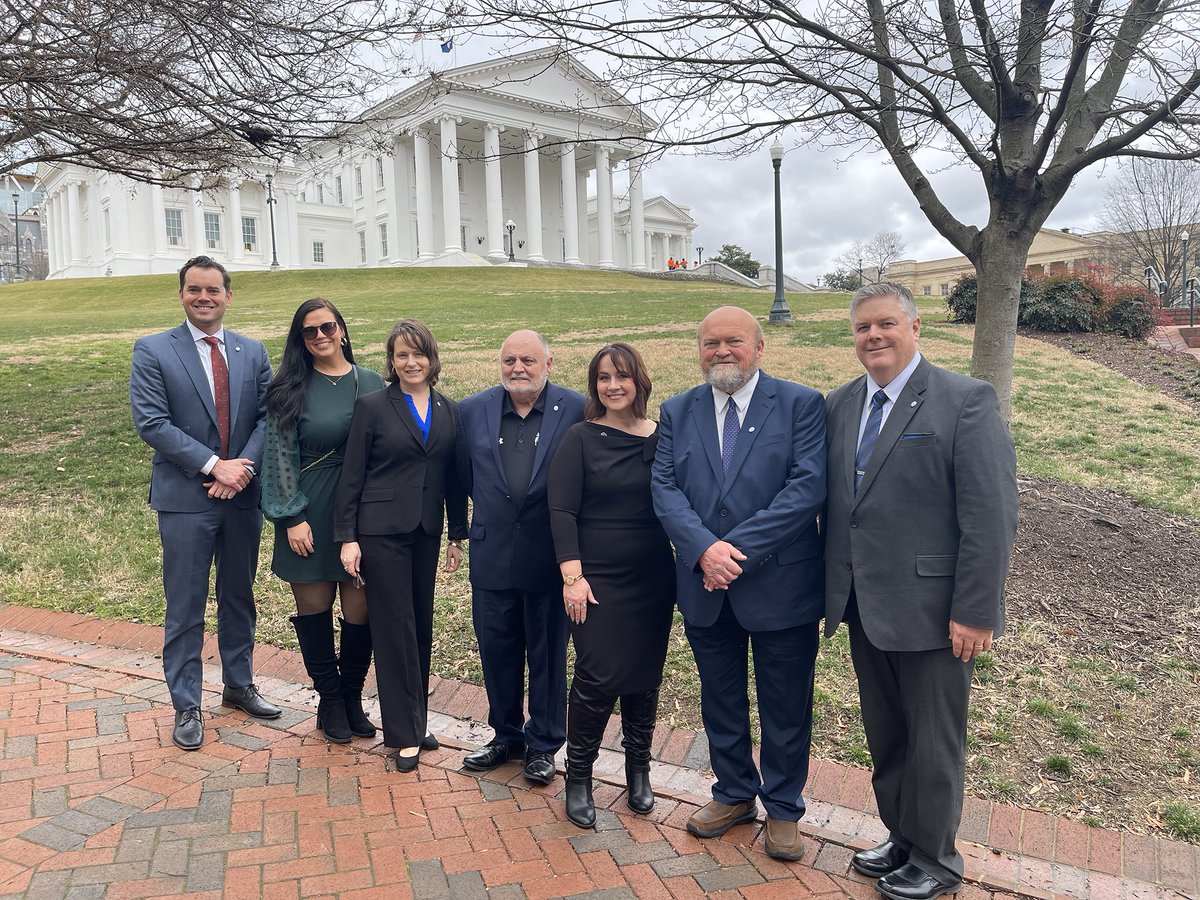 𝘾𝙝𝙚𝙨𝙖𝙥𝙚𝙖𝙠𝙚 𝙋𝙪𝙗𝙡𝙞𝙘 𝙎𝙘𝙝𝙤𝙤𝙡𝙨 tweet media