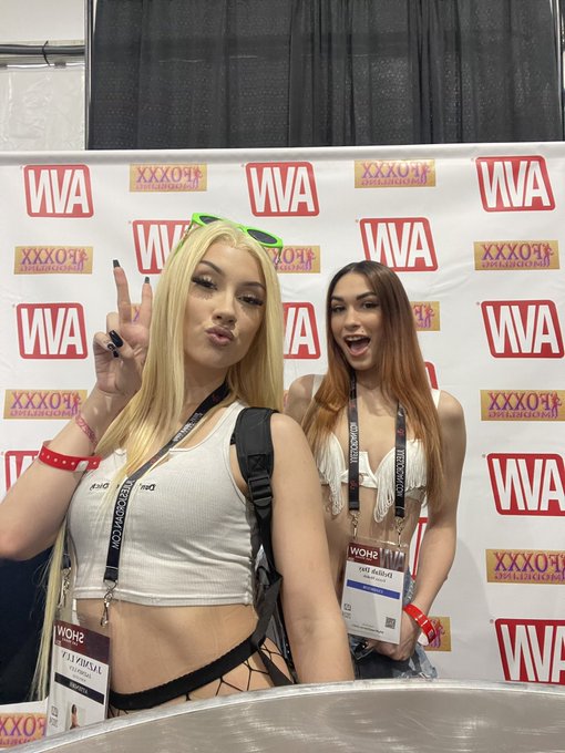we will be at the @FOXXXMODELING booth from 2-4!  @DelilahxDay https://t.co/CPLKckoE3D<a class="tags" target="_blank" title="On Twitter" href="/?out=eyJ0eXAiOiJKV1QiLCJhbGciOiJIUzUxMiJ9.eyJpYXQiOjE3MjA5NjY3OTAsImlzcyI6InR3cG9ybnN0YXJzLmNvbSIsIm5iZiI6MTcyMDk2Njc5MCwiZXhwIjoxNzUyNTAyNzkwLCJyZWRpcmVjdF91cmwiOiJodHRwczovL3R3aXR0ZXIuY29tL0ZPWFhYTU9ERUxJTkcifQ.jjLgQ_W1F-9njiz2QozaTZrtHaRvgGgu2W6qptGze5tzNygrvy8lZMKcrGFSBPUN_Gf6NupbxUyPwc8JgsBQpw">@FOXXXMODELING</a>