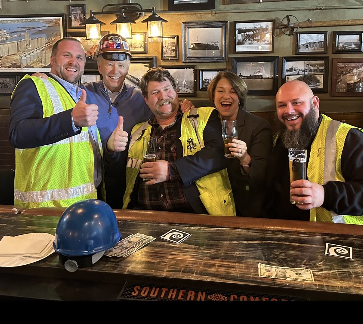 JJTCNT's tweet image. What's wrong with this picture? And no it's not photoshopped. #TCNT