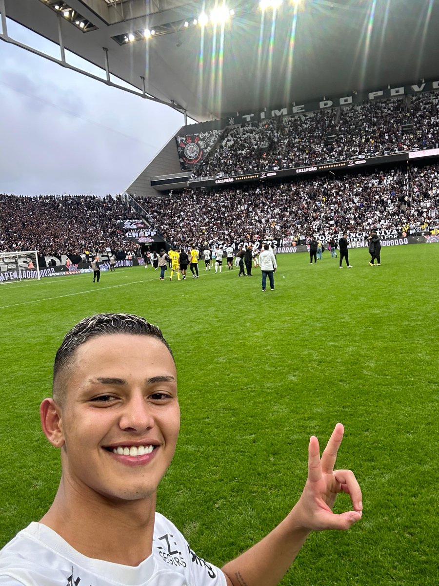CAMISA 1️⃣1️⃣, autor do gol do 1️⃣1️⃣º título! 🏆

MÓ PAZ! ✌🏽

#Ca11peão
#ReiDaCopinha
#FilhosDoTerrão
#CorinthiansNaBase
#VaiCorinthians