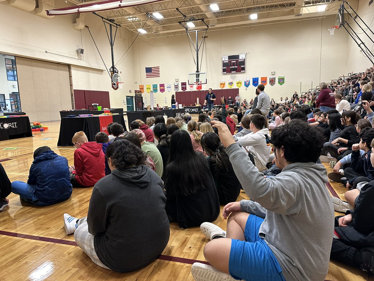 MrsPriebe's tweet photo. 🧪👩‍🔬NMS Science Day! #npspanthers https://t.co/IUkjir3pMk