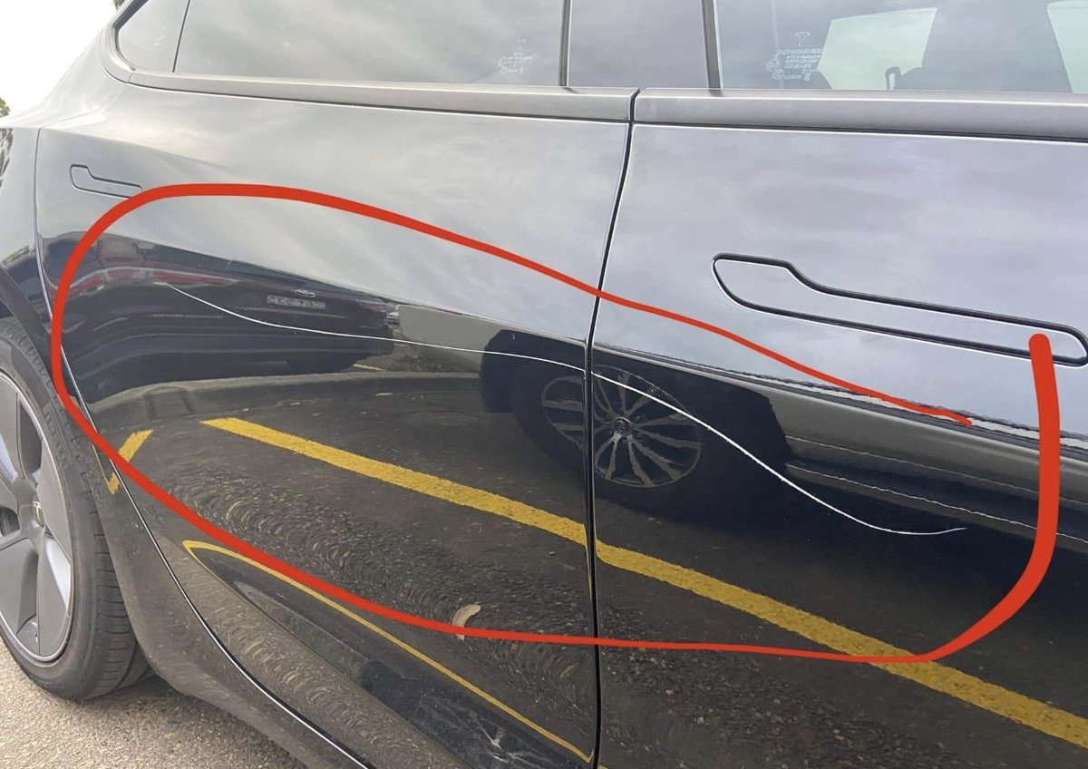 techAU's tweet photo. Who owns this scumbag? Report on an Aussie FB group that he keyed a Tesla at Rouse Hill Town Centre, Sydney yesterday afternoon. 

Sentry mode captured the dog act.

Will never understand the mentality of damaging other's property.

Make him famous. https://t.co/NhDlarcu6N