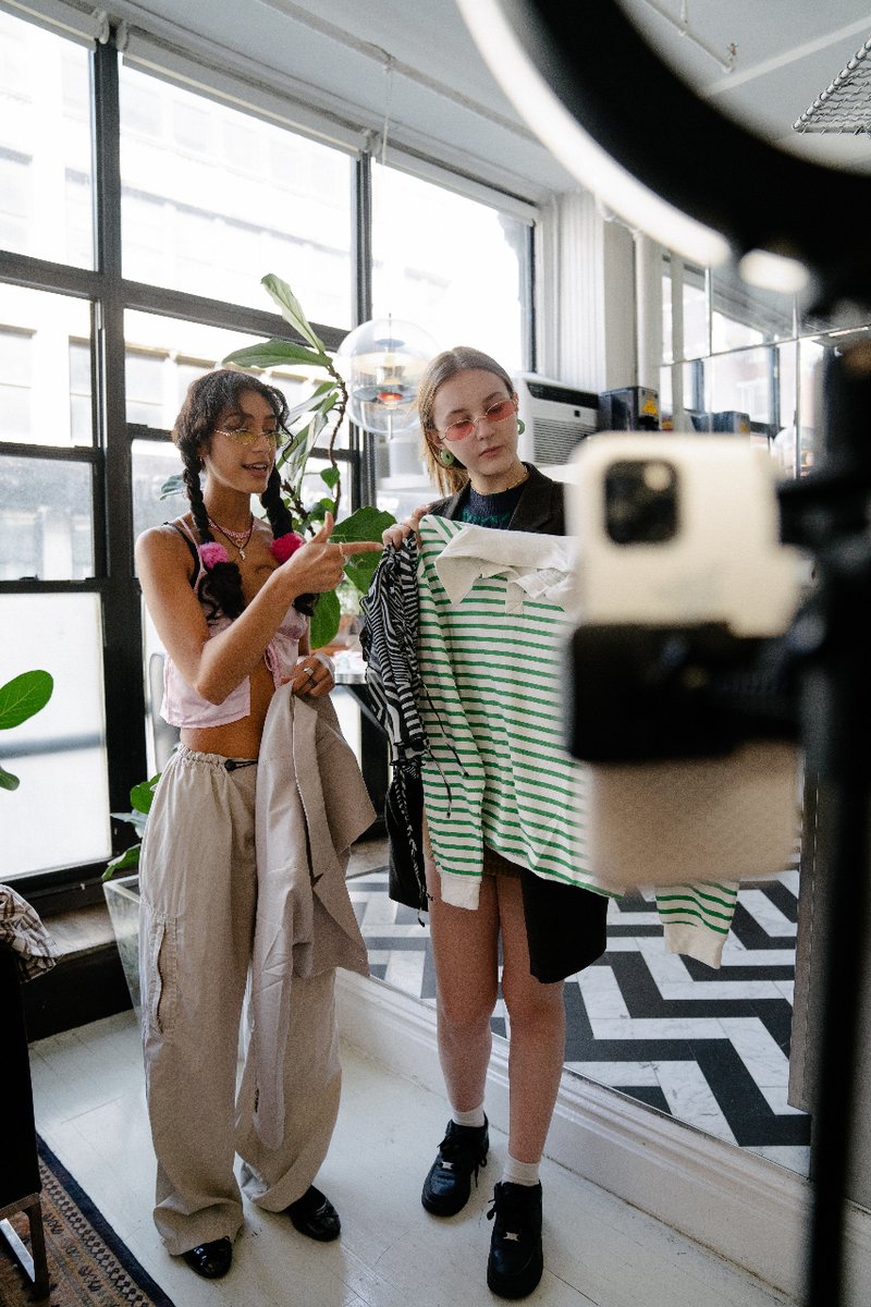 De la infidelidad de los Influencers a la FIDELIDAD del Microinfluencer 👉 i.mtr.cool/eyqbssidew 👈Dónde están y Cómo trabajar con ellos tus campañas de #Marketing de #Moda