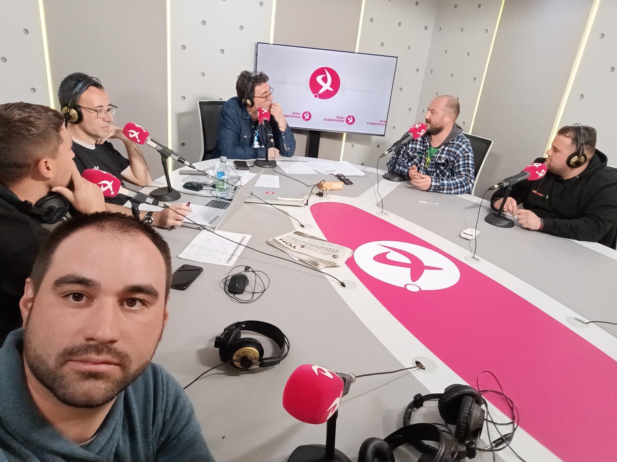 UPA_Extremadura's tweet photo. Los #agricultores del #ProgramaCULTIVA2023 han visitado hoy nuestra sede de Mérida, donde les hemos informado sobre el #KitDigital y la #PAC 🇪🇺 También han contado su experiencia en la radio y han terminado su cuarta jornada sembrando macetas en @InvernaderosRam #CultivaConUPA https://t.co/0kacMKuwl2