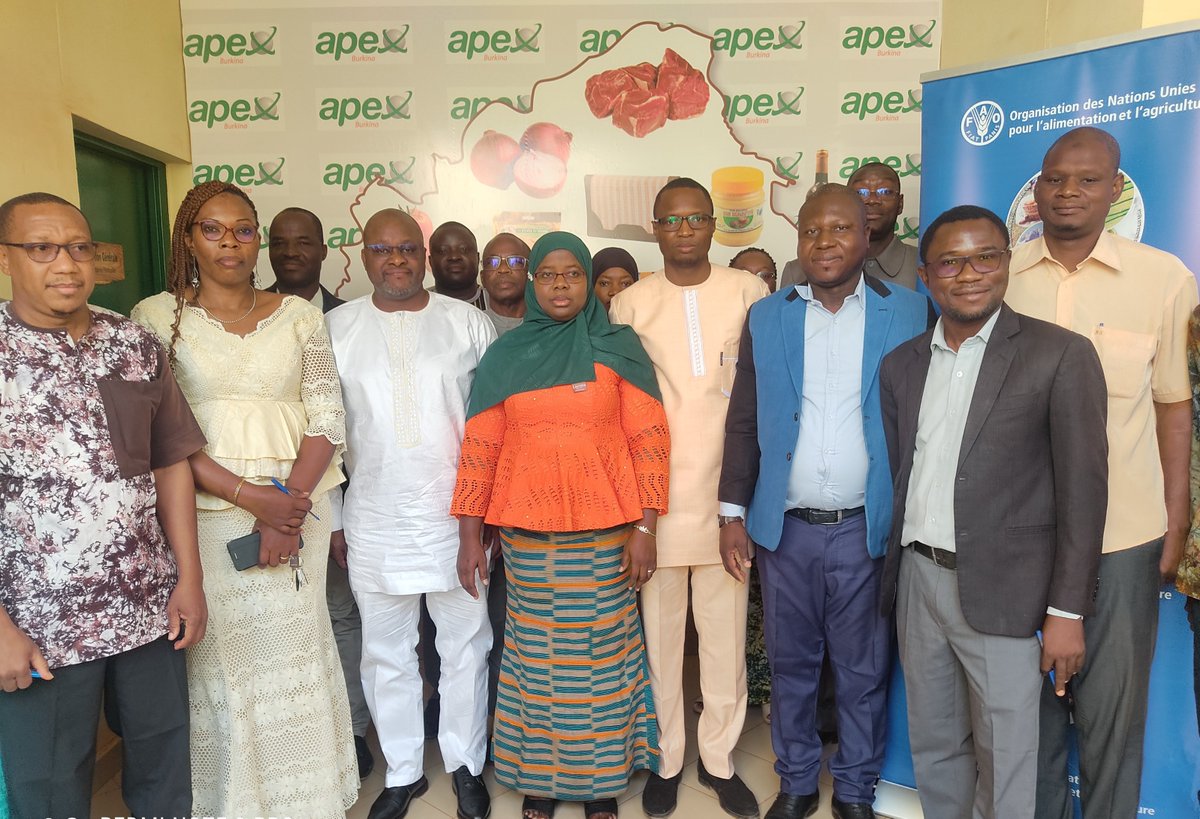 FAOBurkinaFaso's tweet photo. La @FAO en collaboration avec #APEX-Burkina a organisé ce jour 25/01/24, un atelier de validation de l'étude stratégique sur les perspectives de la transformation du secteur agricole au Burkina Faso.
@onubf
#SAPAA
#MAFAP
1/2 https://t.co/aNCD76zQ7r