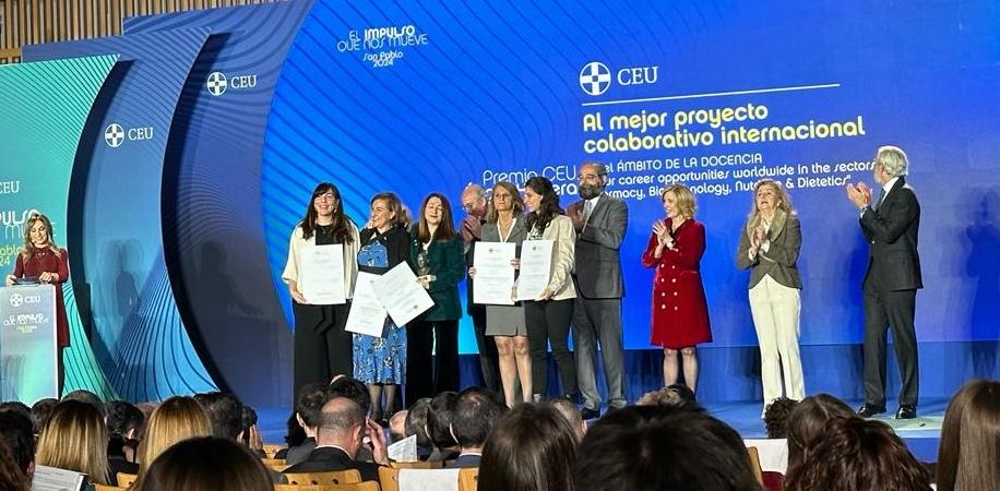 ferstolle's tweet photo. 🎉 ¡Estoy profundamente agradecida y honrada de ser uno de los premiados por la @FundacionCEU  en #SanPablo2024!  ¡Es para mi un verdadero privilegio pertenecer a este equipazo! 🏅 Mejor Proyecto Colaborativo Internacional en el Ámbito de la Docencia https://t.co/Y2KZrkfgZ9
