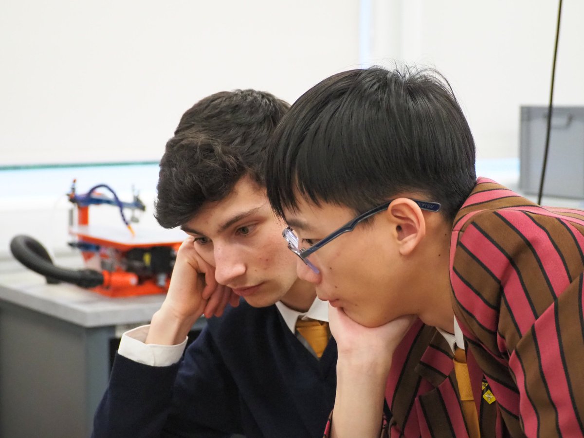 FettesRobotics's tweet photo. Fettes Robotics weekly update: 6 weeks to the first round competitions. Such impressive progress on all fronts for both teams. Justin is an infinitely better cameraman than me which is why the photos this week are significantly better than usual! https://t.co/lIWKs4dNEz