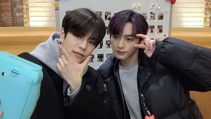dailygagwanz's tweet photo. 2min live again when ☹️ https://t.co/T9WYqNklR5