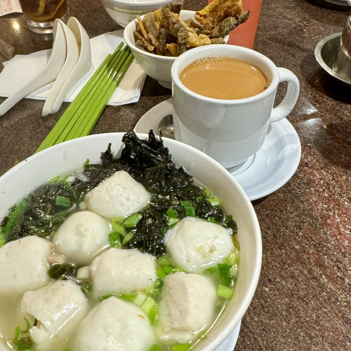 michinara3's tweet photo. 今日はちょっと遅く起きて昼ごはんを食べて民放ラジオの音楽番組の収録をしました。 https://t.co/h6Rr6170gi