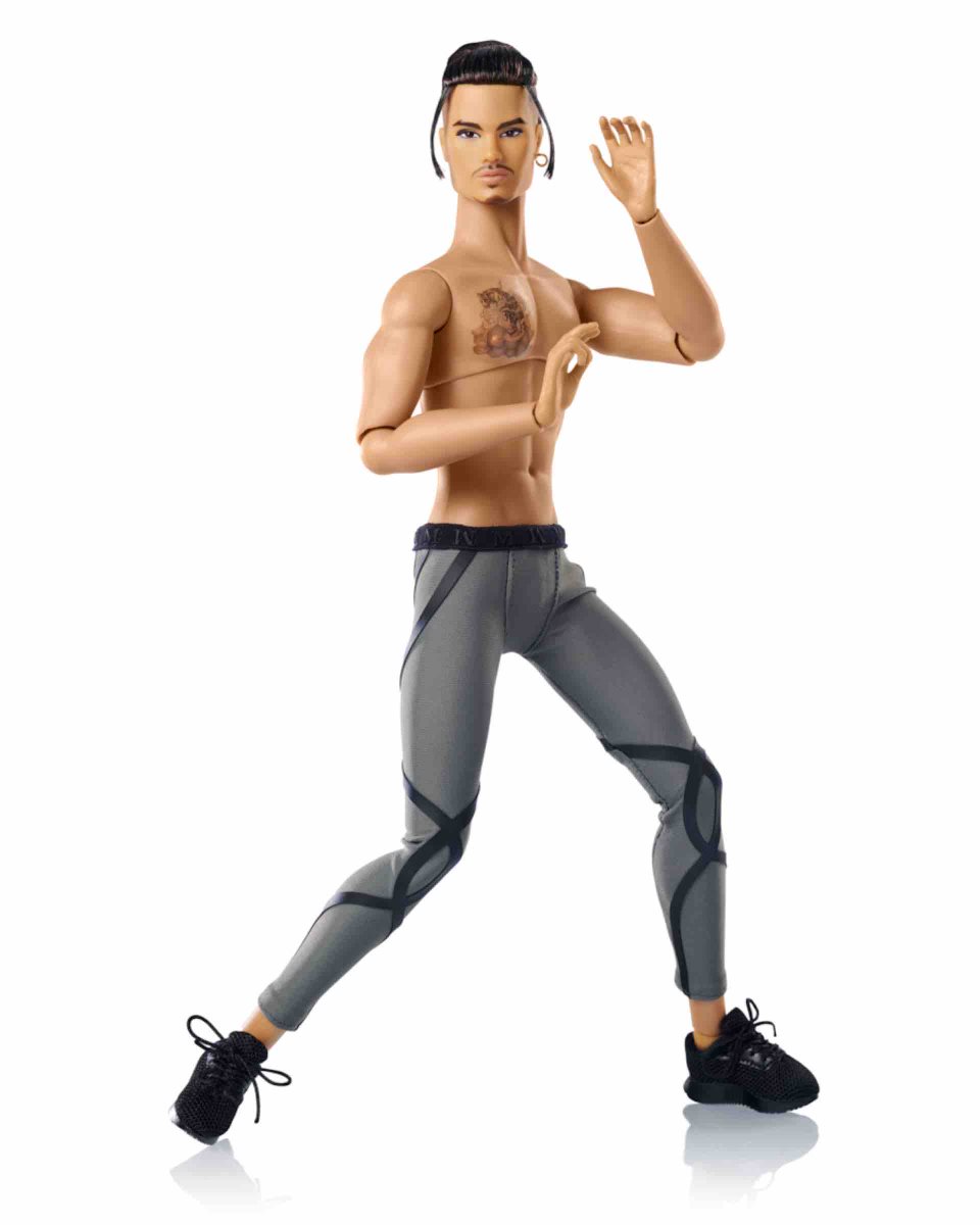 For Day 3 of Dolly-Days, we’re excited to present a Basic Edition fashion figure designed by Alain Tremblay and Vaughn Sawyers!

“Power Workout” Tenzin Dahkling Basic Fashion Figure
The Monarchs Homme Collection

Available to 2023 W Club members. #IntegrityToys