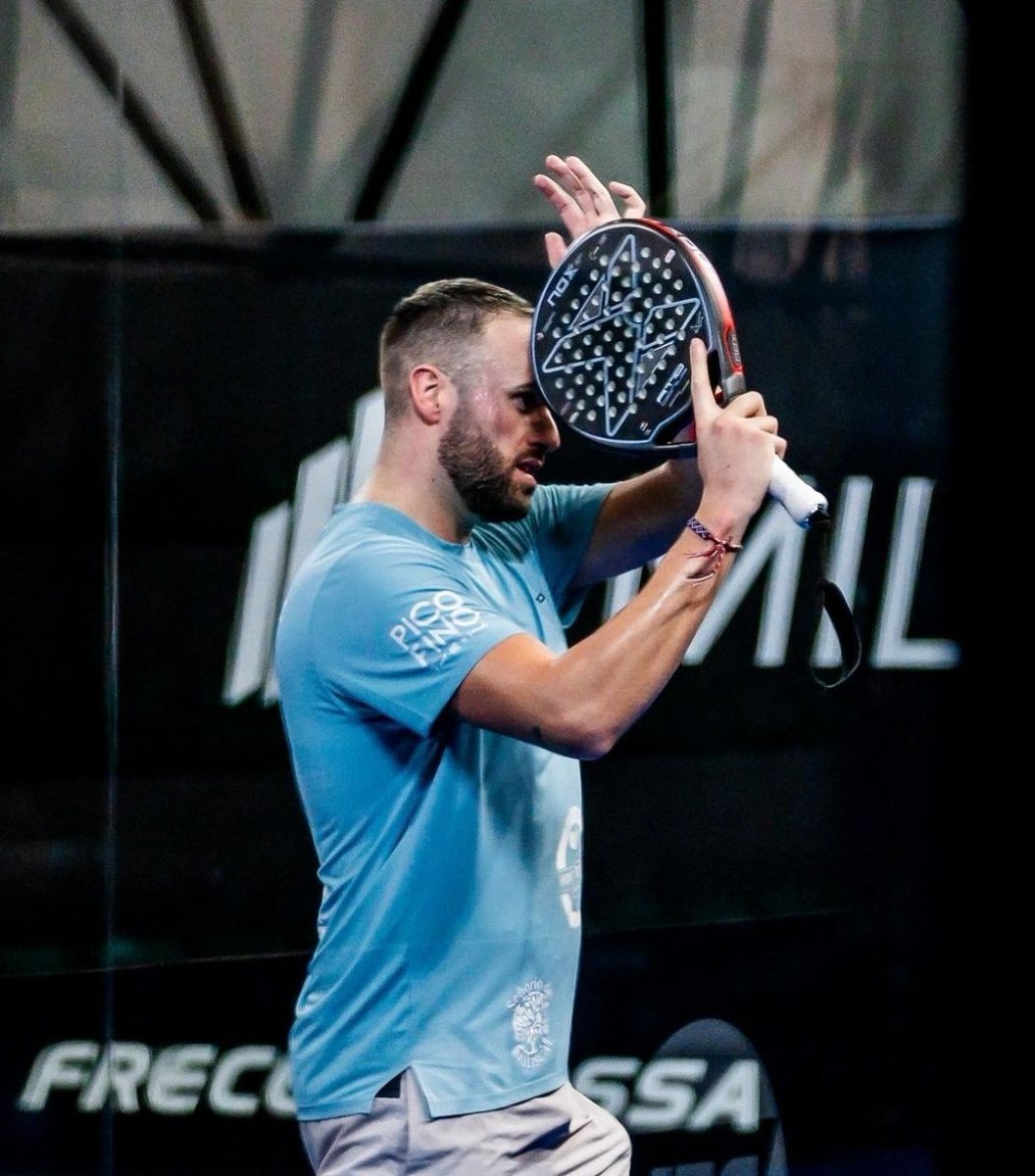 La entrevista de Alzueta con Mata es 🔝

Eso sí, la tarde de pádel sigue hoy con un <a href="/rafamendez_92/">Rafa Méndez</a> y servidor que os esperamos dentro de 1h en el ESPACIO 🗣️🎾 para poder conocer un poco más a uno de los tíos más grandes del circuito

O dile tú lo contrario con 1'97🤣🤭♥️